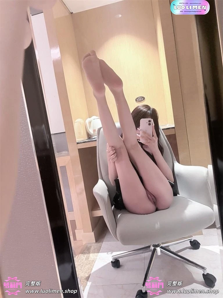 图片[4]-奈奈@Ynainaii 新作 双马尾白虎萝莉福利姬福利自慰订阅-反差网